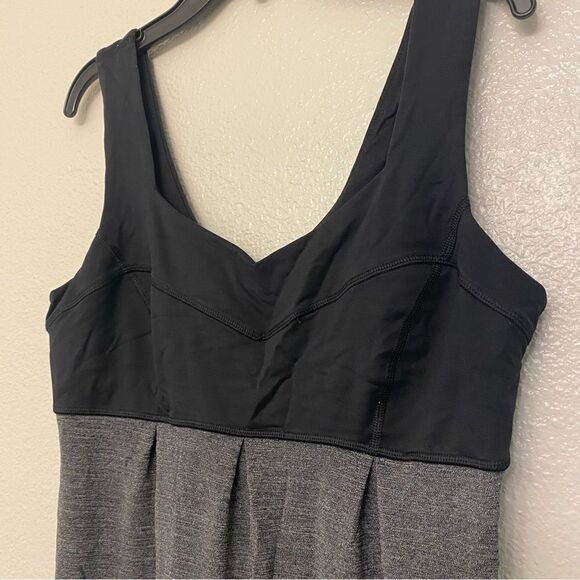 Lululemon run Tame Me Cinch Bungee Toggle Black Iris gray Tank Top size 8 - Picture 4 of 10